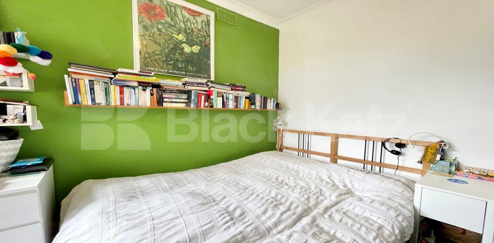 Offering approximately 710 Sq. Ft. of living and entertaining space Ashurst Gardens, Brixton Hill